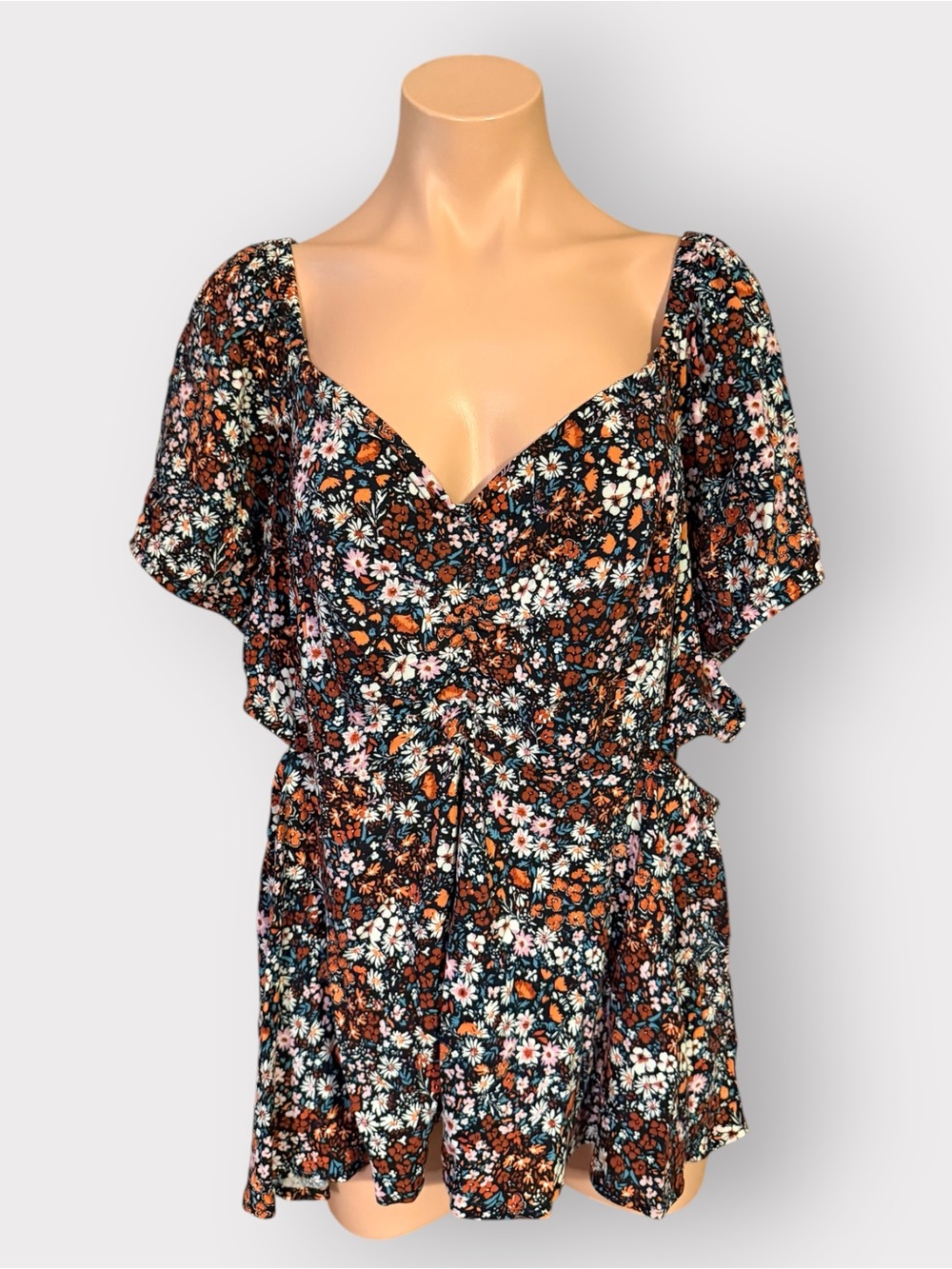 Torrid Women’s 2X Floral Side Cutout Short Sleeve Babydoll Peplum Slub Top